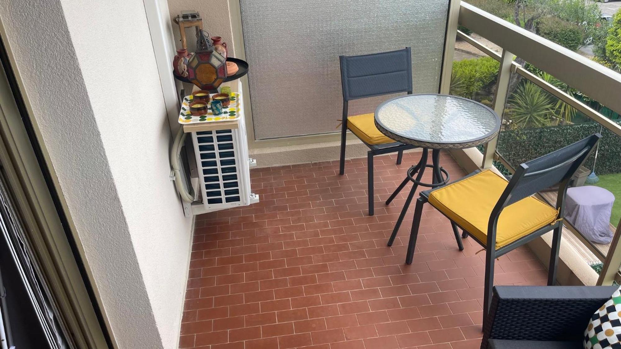Joli Studio Vue Mer, Piscine, Tennis, Parking Antibes Luaran gambar